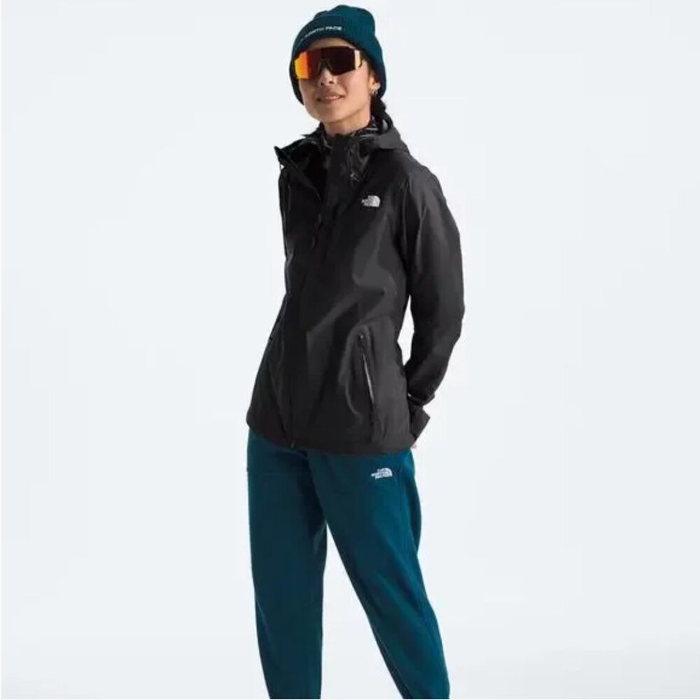 GORETEX PacLite Shell Jacket Raincoat from The North Face | Size M